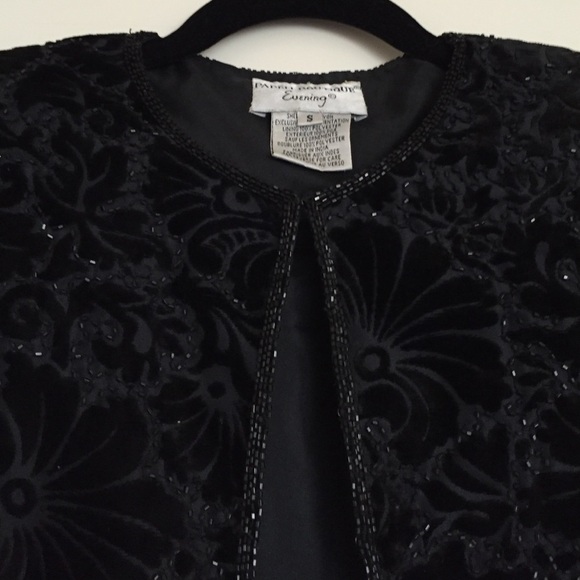 Papell Boutique Vintage Beaded Black Velvet Jacket Size Small EUC - Picture 3 of 10